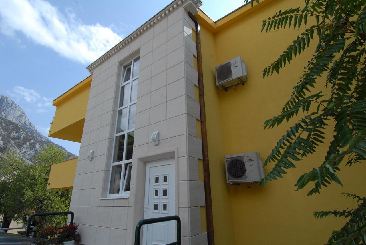 Apartments Vesna Gradac  Buitenkant foto