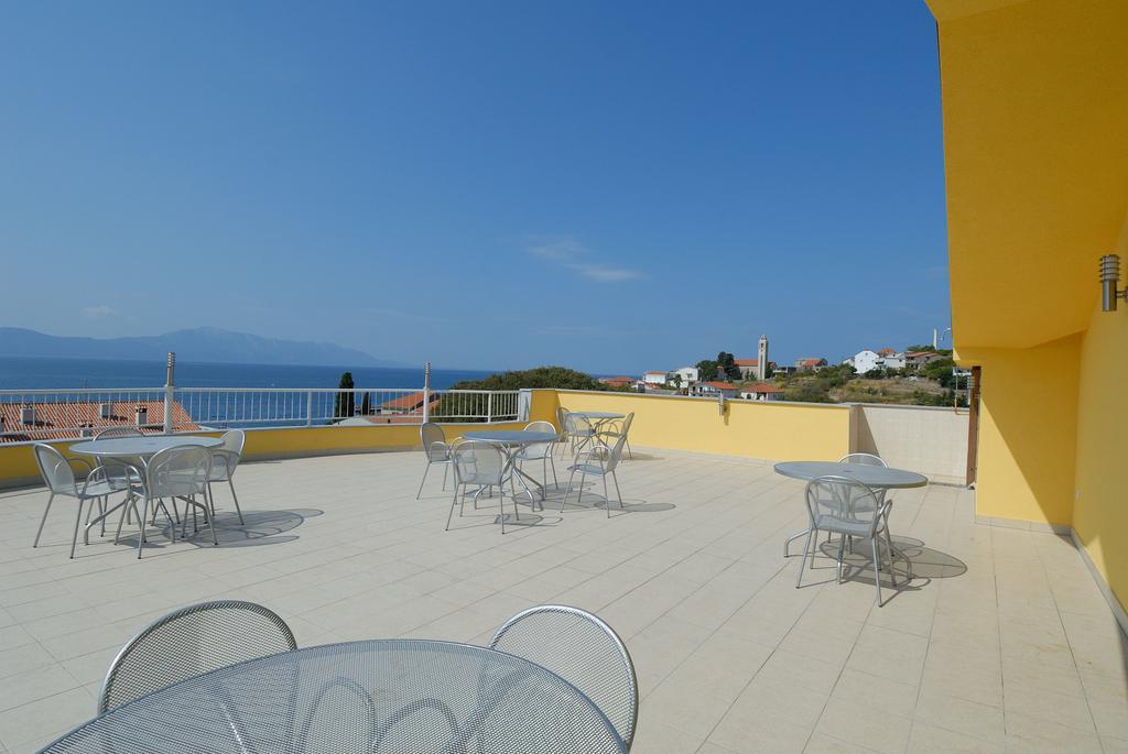 Apartments Vesna Gradac  Buitenkant foto