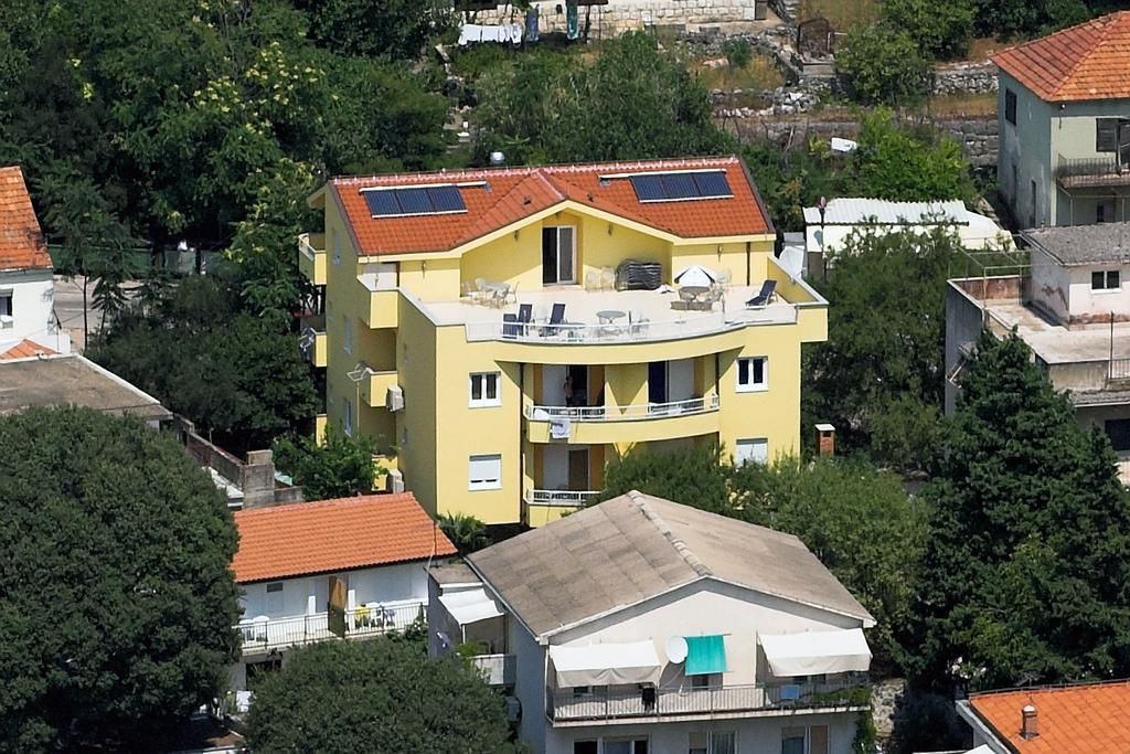Apartments Vesna Gradac  Buitenkant foto